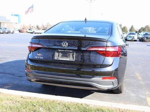 Used 2023 Volkswagen Jetta Sport image 11