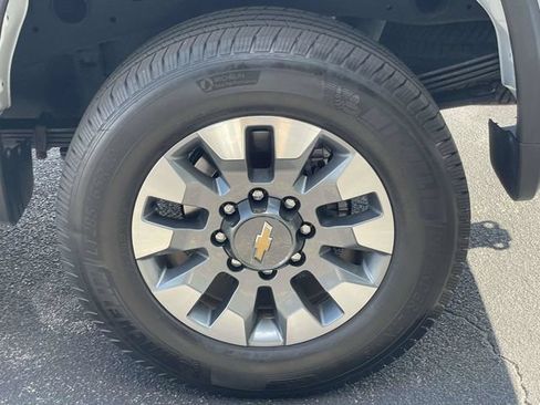 Used 2023 Chevrolet Silverado 2500 Custom w/ Gooseneck/5TH Wheel Package AWD/4WD image 11