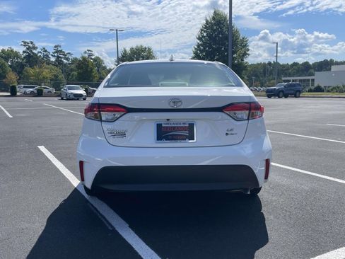 Used 2026 Toyota Corolla LE FWD image 5