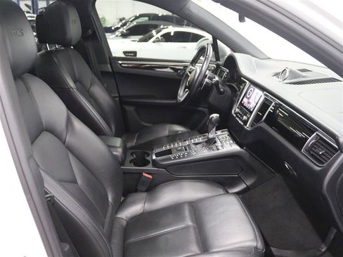 Used 2017 Porsche Macan GTS w/ Premium Package Plus AWD/4WD image 23