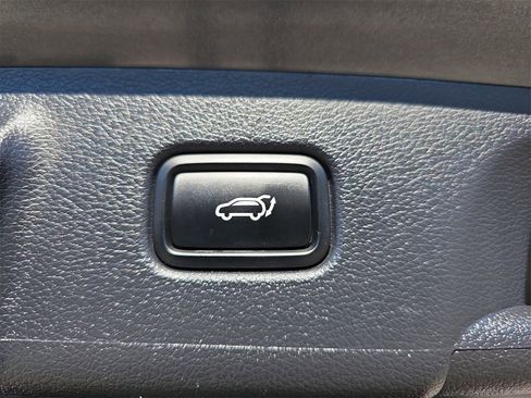 Used 2022 Hyundai Palisade Calligraphy image 15