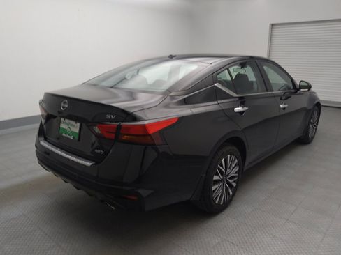 Used 2023 Nissan Altima 2.5 SV w/ SV Premium Package AWD/4WD image 9