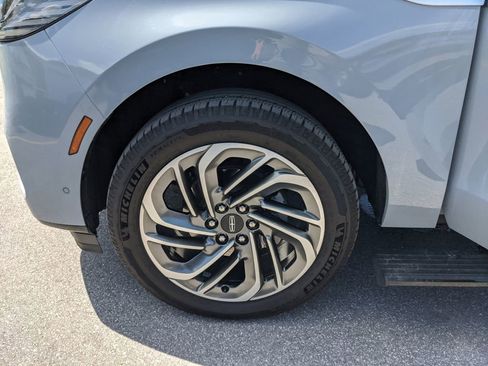 Used 2025 Lincoln Navigator Reserve AWD/4WD image 36