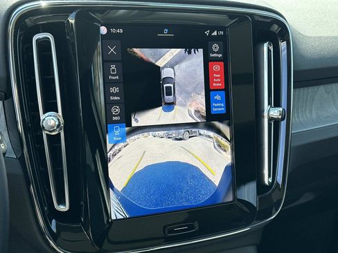 Certified 2026 Volvo XC40 B5 Plus w/ Protection Package Premier image 13