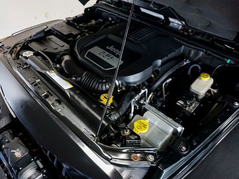 Used 2012 Jeep Wrangler Unlimited Sahara w/ Connectivity Group image 94