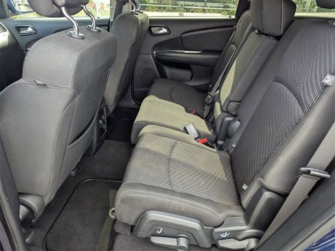 Used 2018 Dodge Journey SE image 20