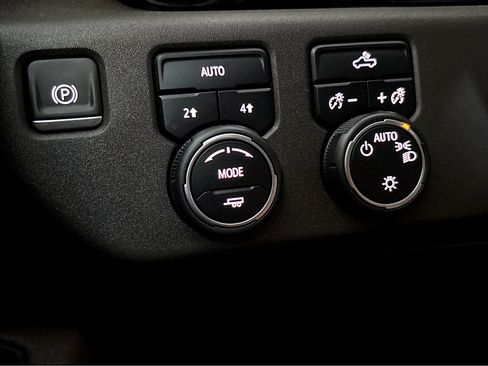 Used 2022 Chevrolet Silverado 1500 LT w/ Protection Package image 13