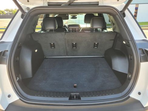Used 2025 Chevrolet Equinox LT w/ Convenience Package II FWD image 12