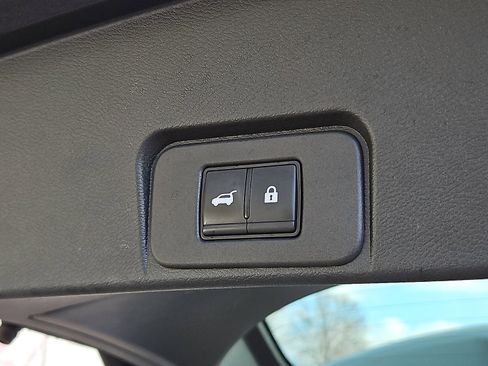 Certified 2023 Nissan Rogue SV w/ SV Premium B Package image 28