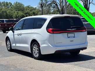 Used 2023 Chrysler Pacifica Touring-L FWD video 2