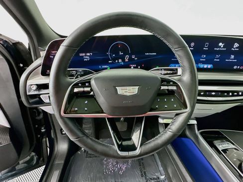 Used 2024 Cadillac Lyriq Luxury AWD/4WD image 11