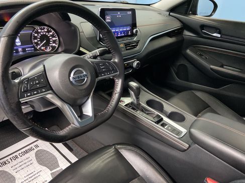 Used 2022 Nissan Altima 2.5 SR w/ Midnight Edition Package image 11
