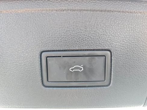 Used 2021 Volkswagen Atlas Cross Sport SE w/ Panoramic Sunroof Package image 34