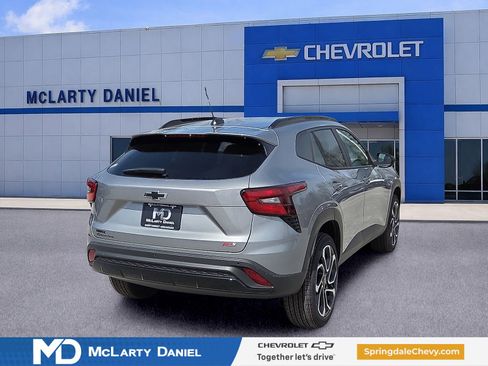 New 2026 Chevrolet Trax RS w/ Driver Confidence Package FWD image 5
