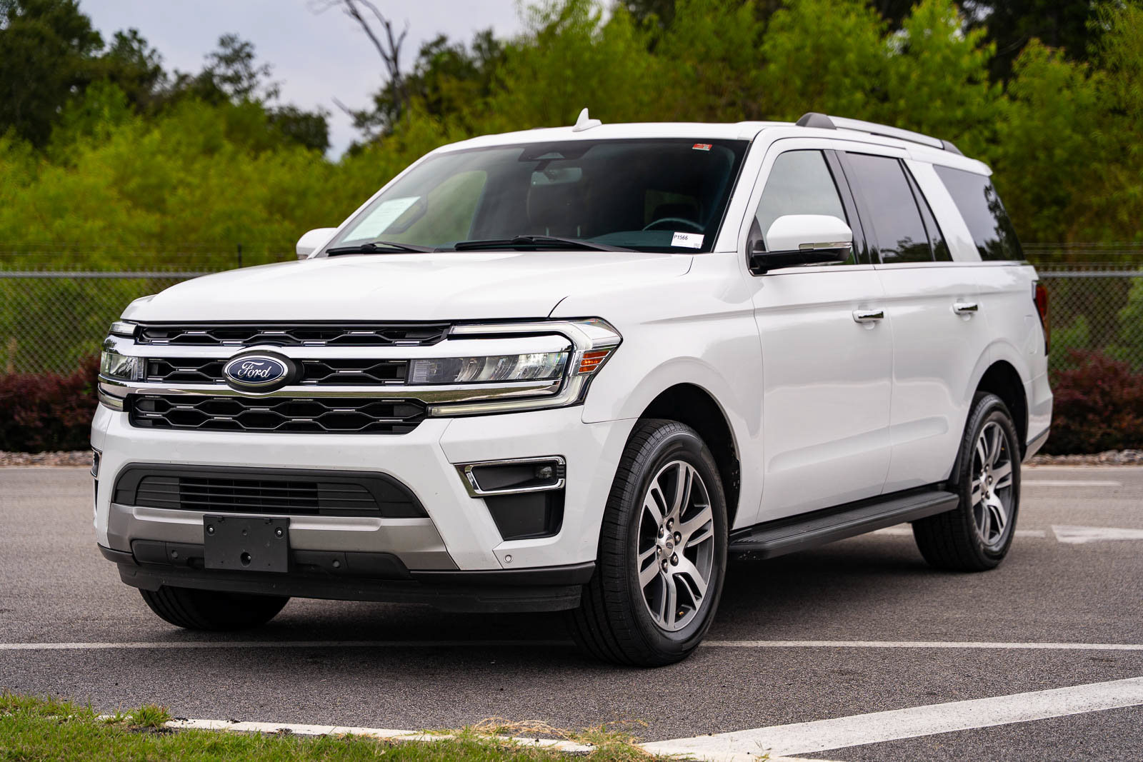 Used 2024 Ford Expedition Limited RWD image 3