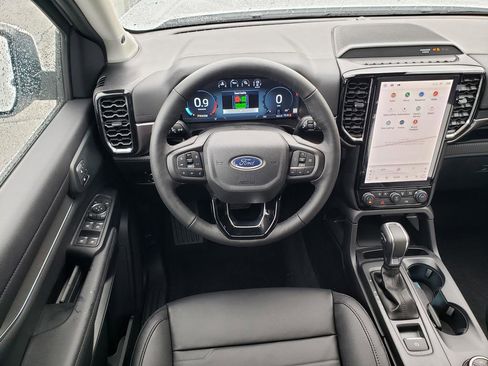New 2025 Ford Ranger Lariat w/ Black Appearance Package image 18