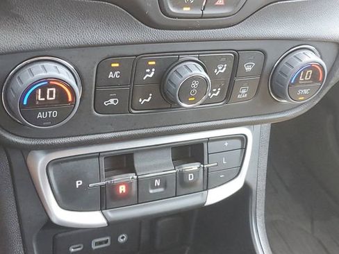 Certified 2024 GMC Terrain SLE w/ Driver Convenience Package FWD image 26