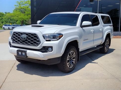 Used 2021 Toyota Tacoma TRD Sport w/ TRD Premium Sport Package AWD/4WD image 1