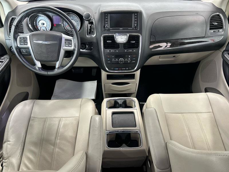 Used 2013 Chrysler Town & Country Touring FWD image 22