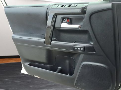 Used 2019 Toyota 4Runner Limited AWD/4WD image 17