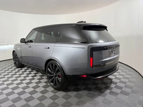 Used 2024 Land Rover Range Rover SV image 3