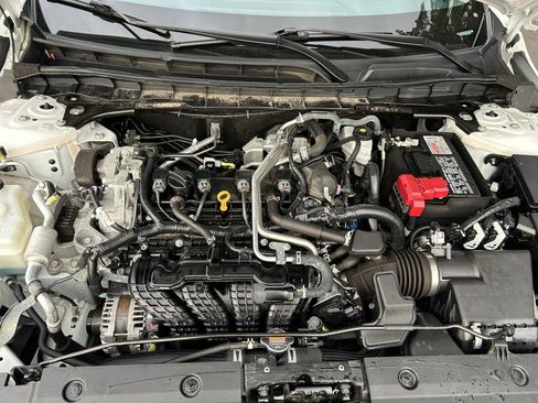 Used 2025 Nissan Altima 2.5 SV FWD image 29