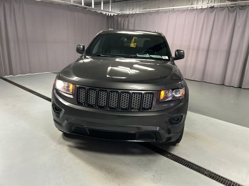Used 2015 Jeep Grand Cherokee Laredo w/ Security & Convenience Group AWD/4WD image 2