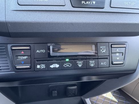 Used 2012 Honda Civic Hybrid Sedan image 27