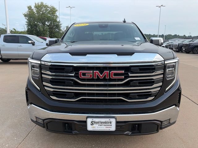 Used 2024 GMC Sierra 1500 SLT AWD/4WD image 11