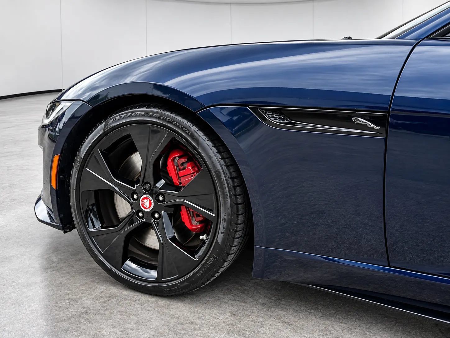 Used 2023 Jaguar F-TYPE R-Dynamic AWD/4WD image 20