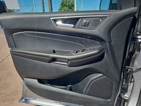 Used 2022 Ford Edge Titanium w/ Equipment Group 301A AWD/4WD image 28