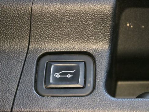 Used 2020 GMC Acadia AT4 w/ GMC Pro Grade Package AWD/4WD image 18