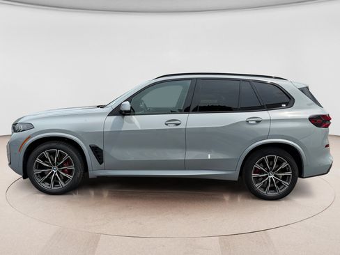 Used 2024 BMW X5 xDrive40i w/ Executive Package AWD/4WD image 2