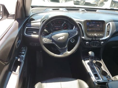 Used 2022 Chevrolet Equinox Premier AWD/4WD image 11