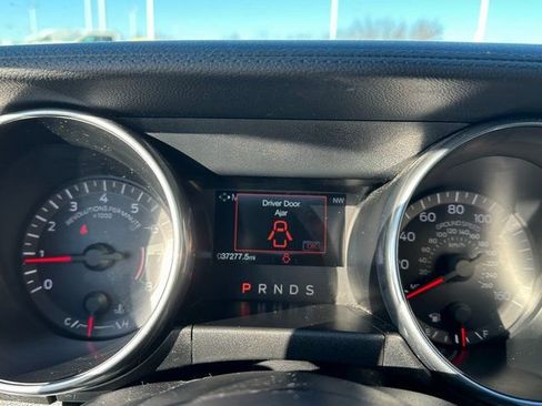 Used 2019 Ford Mustang Convertible image 19