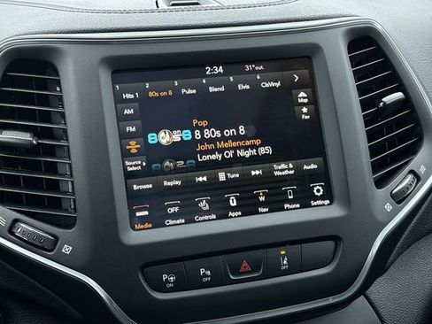 Used 2023 Jeep Cherokee Altitude Lux w/ Lux Elite Package image 15