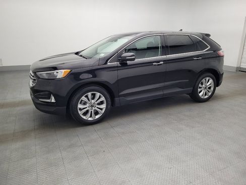Used 2024 Ford Edge Titanium image 2