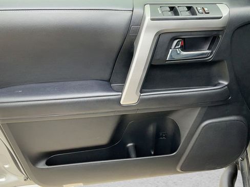 Used 2022 Toyota 4Runner SR5 Premium w/ Moonroof Package AWD/4WD image 10