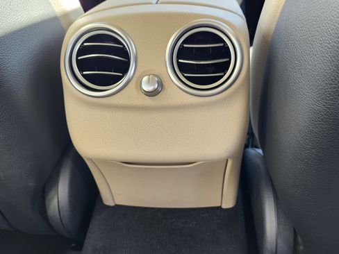 Used 2019 Mercedes-Benz C 300 4MATIC Sedan image 14