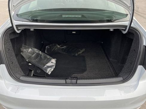 Used 2017 Volkswagen Jetta SEL FWD image 19