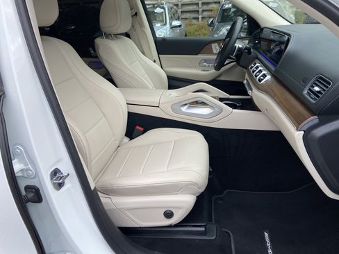 Certified 2025 Mercedes-Benz GLS 450 4MATIC image 57