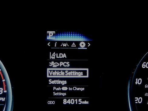 Used 2018 Toyota Camry SE image 39