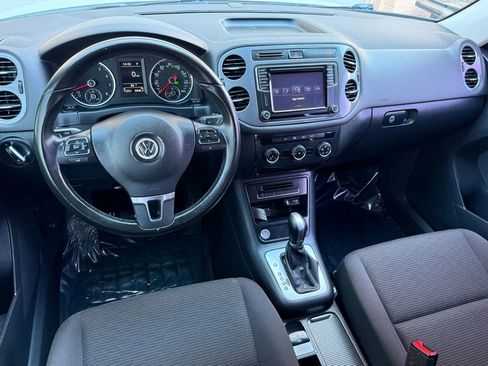 Used 2018 Volkswagen Tiguan Limited w/ Premium Package image 21