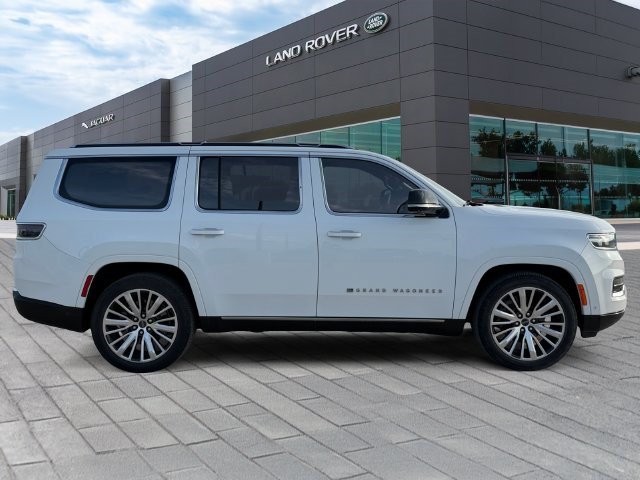 Used 2023 Jeep Grand Wagoneer Series III AWD/4WD image 6