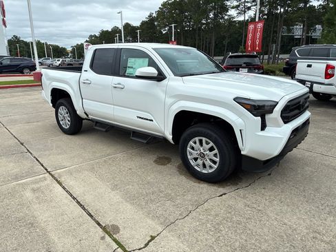 New 2026 Toyota Tacoma SR5 RWD image 9