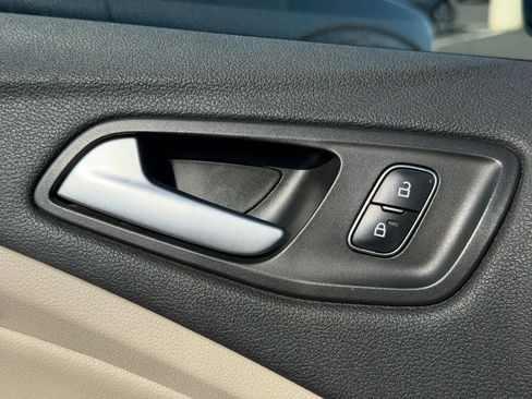 Used 2018 Ford Escape SE FWD image 8