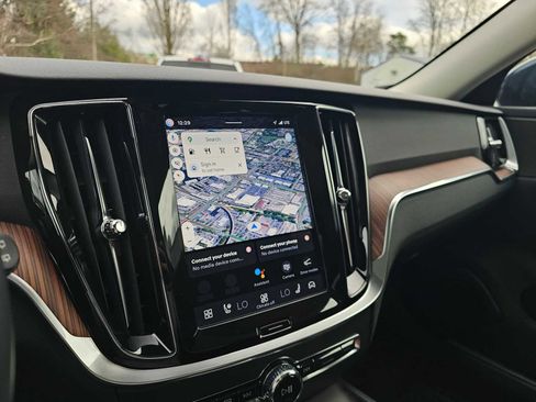 Certified 2025 Volvo V60 B5 Cross Country Plus image 26