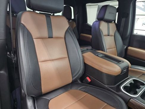 Used 2022 Chevrolet Silverado 1500 High Country w/ Technology Package image 13