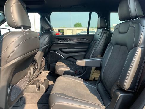 Used 2021 Jeep Grand Cherokee L Laredo AWD/4WD image 18