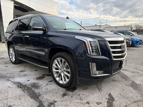 Used 2020 Cadillac Escalade Luxury image 7